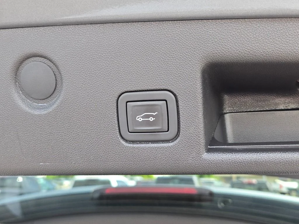 Used 2024 Gray Chevrolet RS image 17