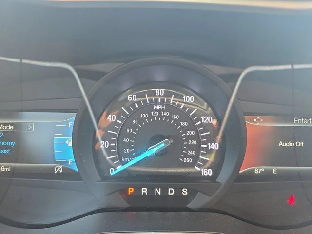 Used 2018 Silver Ford SE image 19