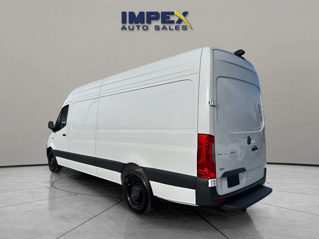 Used 2024 White Mercedes-Benz Cargo 170 WB image 3