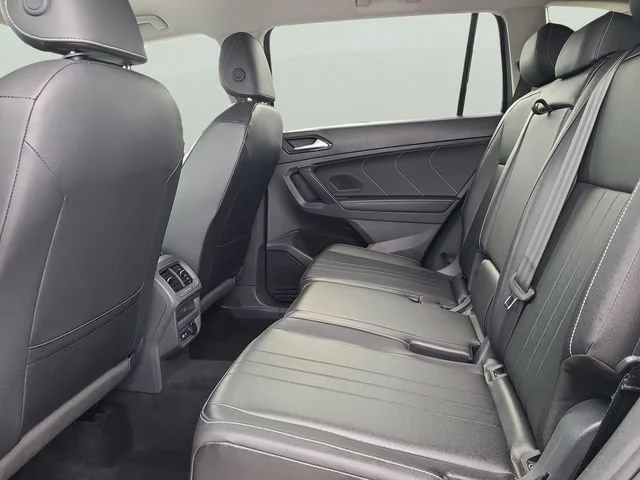 Used 2024 Gray Volkswagen SE image 9