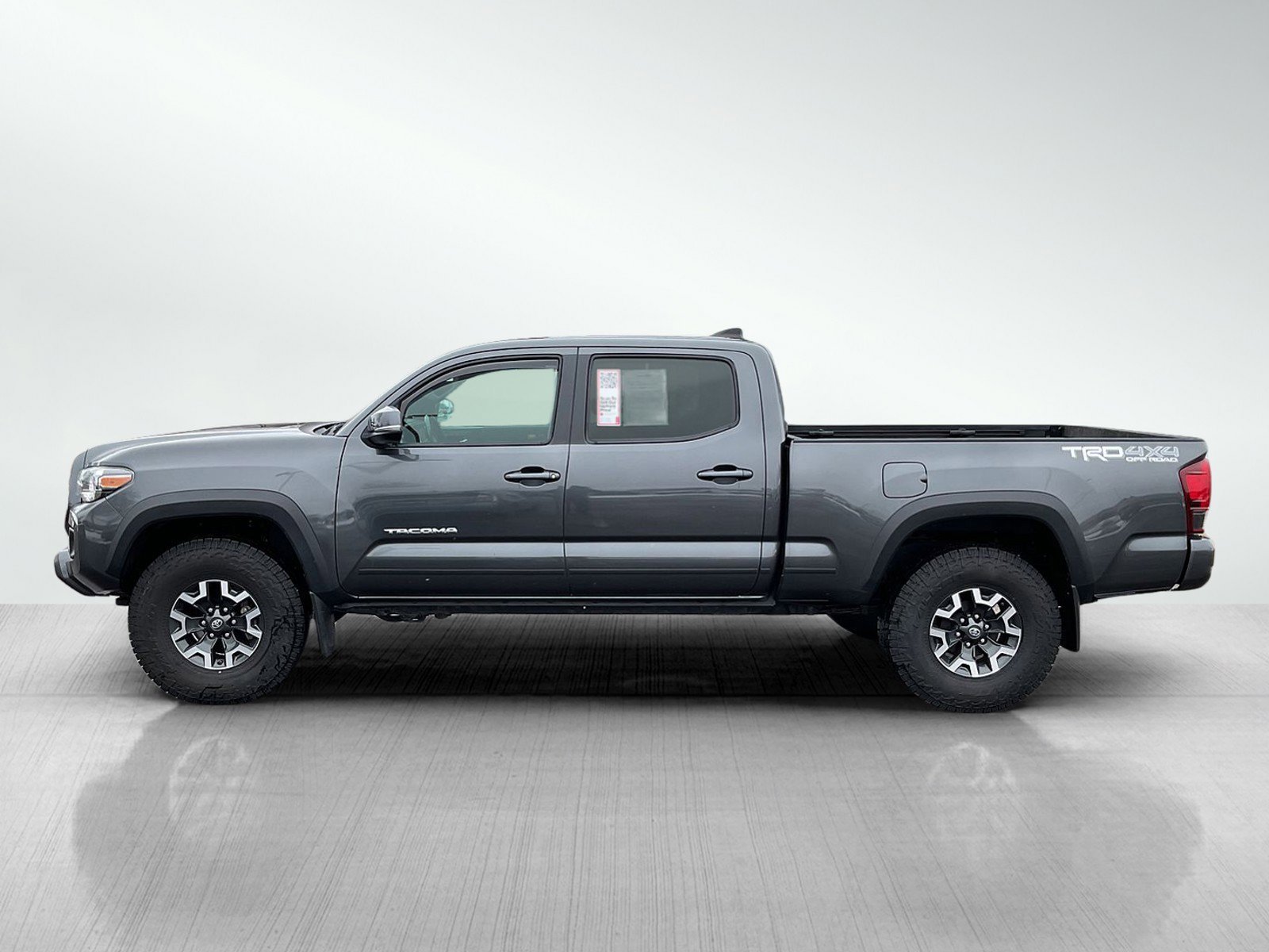 Used 2018 Toyota Tacoma TRD Off Road with VIN 3TMDZ5BN5JM049948 for sale in Brainerd, Minnesota