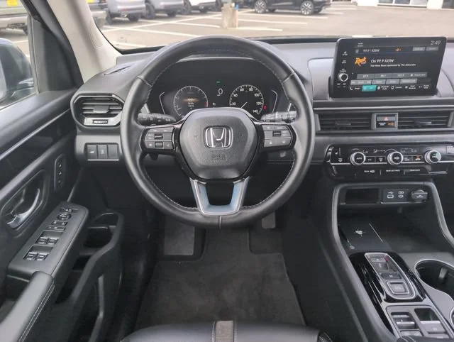 Used 2025 Crystal Black Pearl Honda EX-L image 20