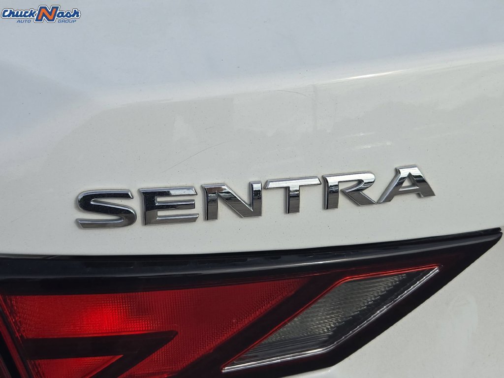 Used 2022 White Nissan SV Xtronic CVT image 8