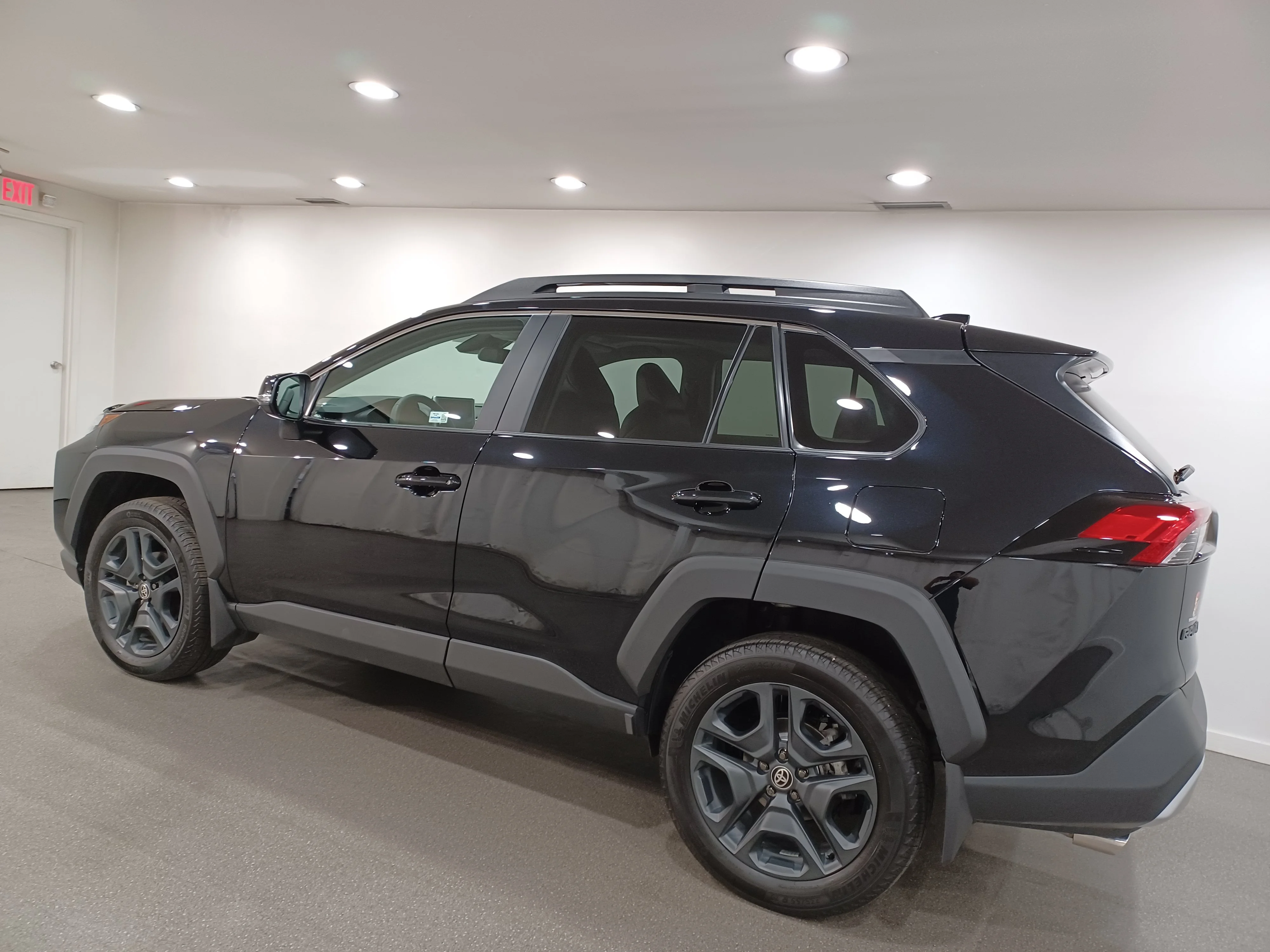 Certified Used 2025 Midnight Black Metallic Toyota Trail AWD*Adaptive Cruise | Htd Leather | Sunroof | Htd Wheel | Lane Keep Assist | Blind Spot Detect image 7