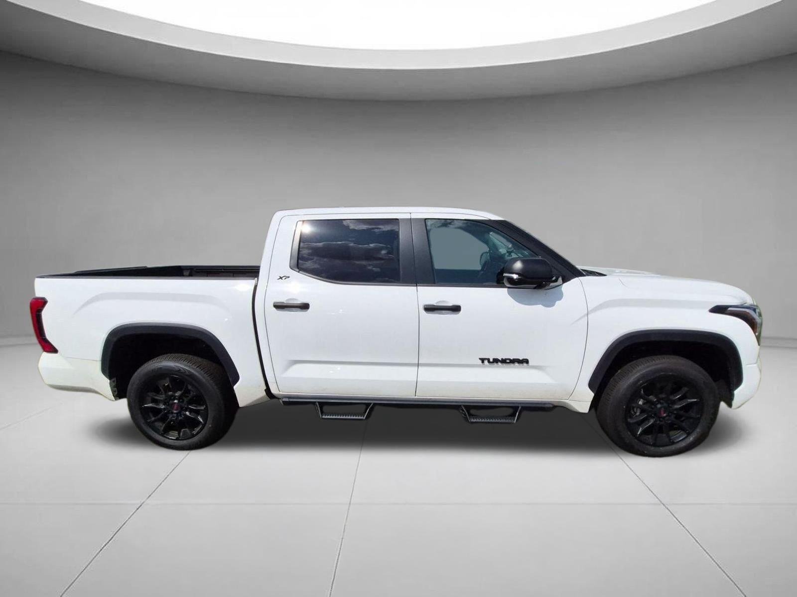 Used 2024 Ice Cap Toyota SR5 image 6