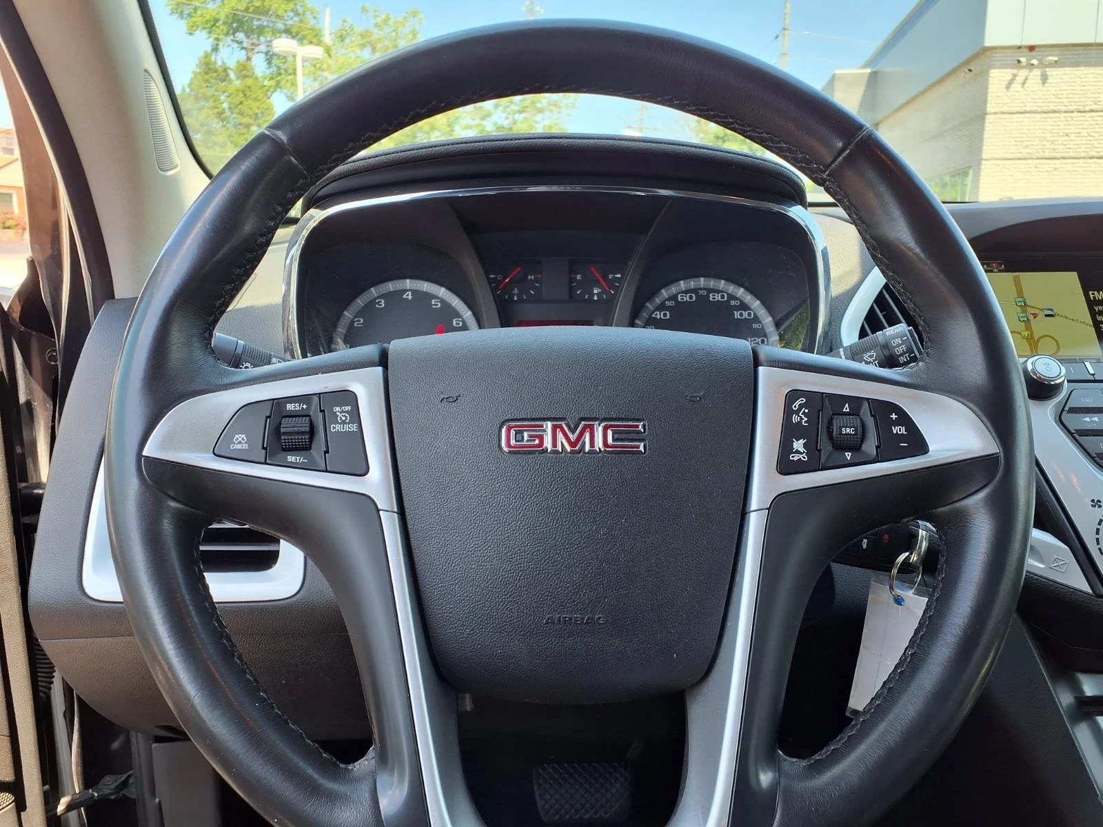 Used 2015 Iridium Metallic GMC SLT image 15