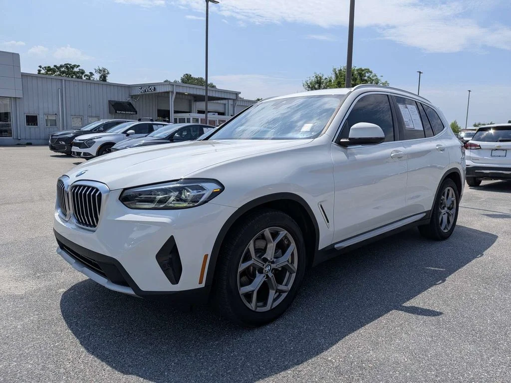 Used 2023 White BMW xDrive30i image 7