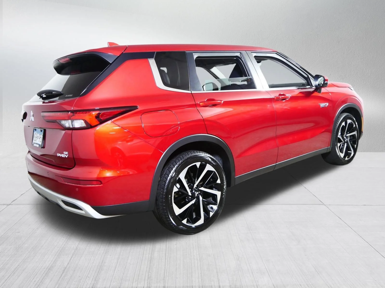 Used 2023 Red Diamond Mitsubishi SE image 7