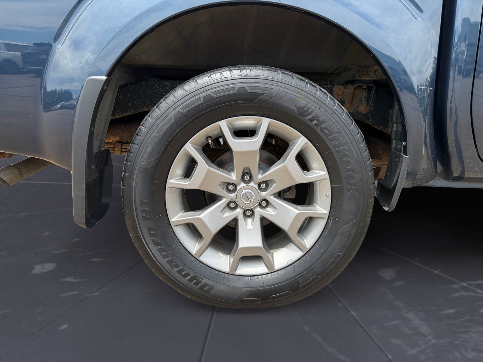Used 2020 Arctic Blue Metallic Nissan SV image 40