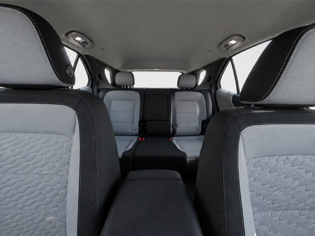 Used 2020 White Chevrolet LS image 34