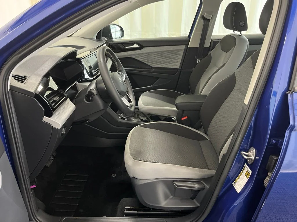 Used 2023 Blue Volkswagen 1.5T S image 3