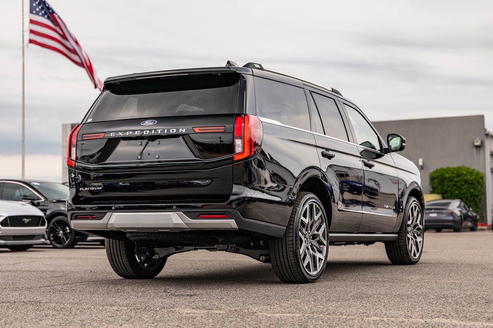 New 2026 Agate Black Metallic Ford Platinum® image 4