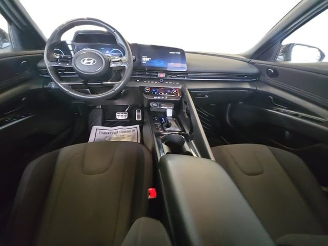 Used 2025 Black Hyundai SEL Sport image 10