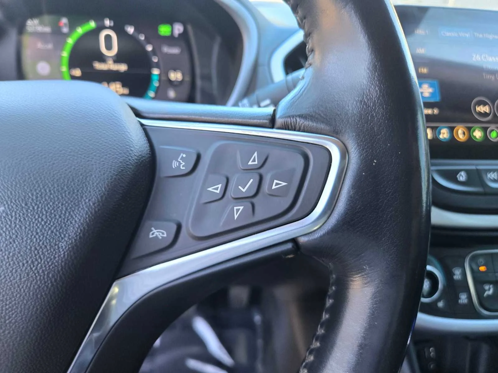 2019 Chevrolet Volt LT - Photo 24
