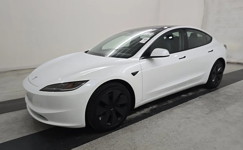 Used 2025 White Tesla Long Range image 1