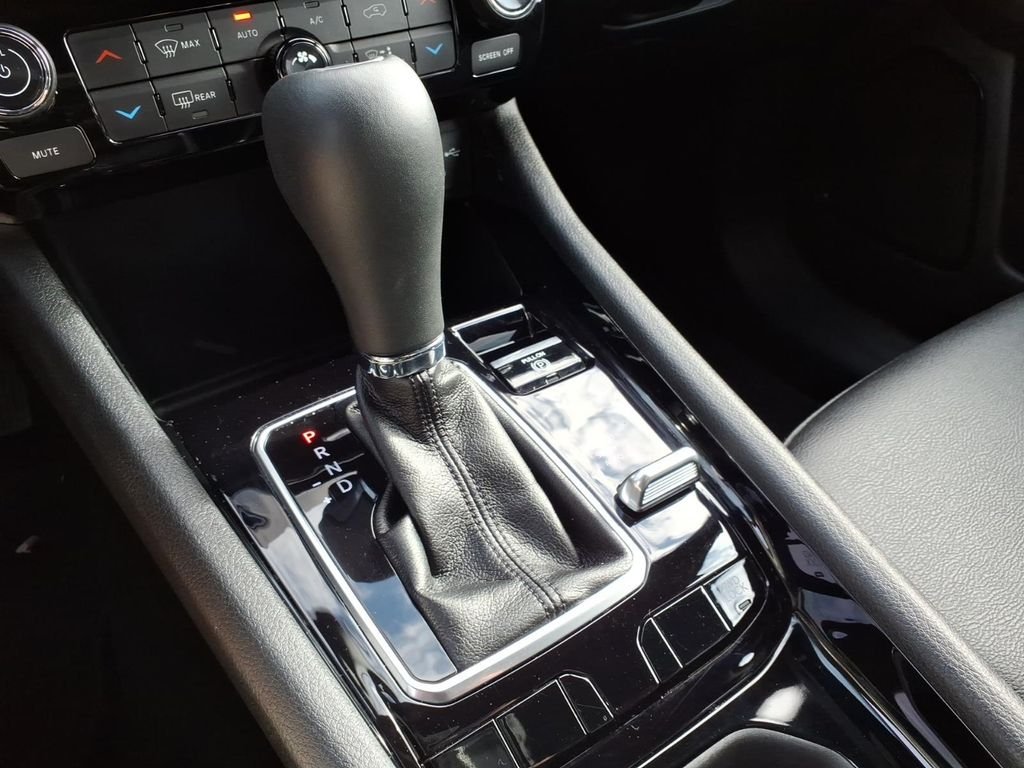Certified Used 2024 Silver Jeep Limited image 16