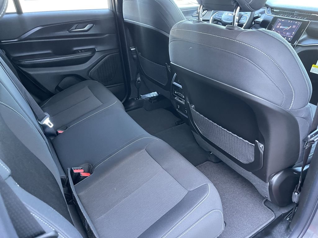 New 2026 Baltic Gray Metallic Clear-Coat Exterior Paint Jeep Laredo X image 27