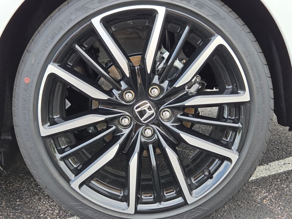 New 2026 Platinum White Pearl Honda Touring image 18