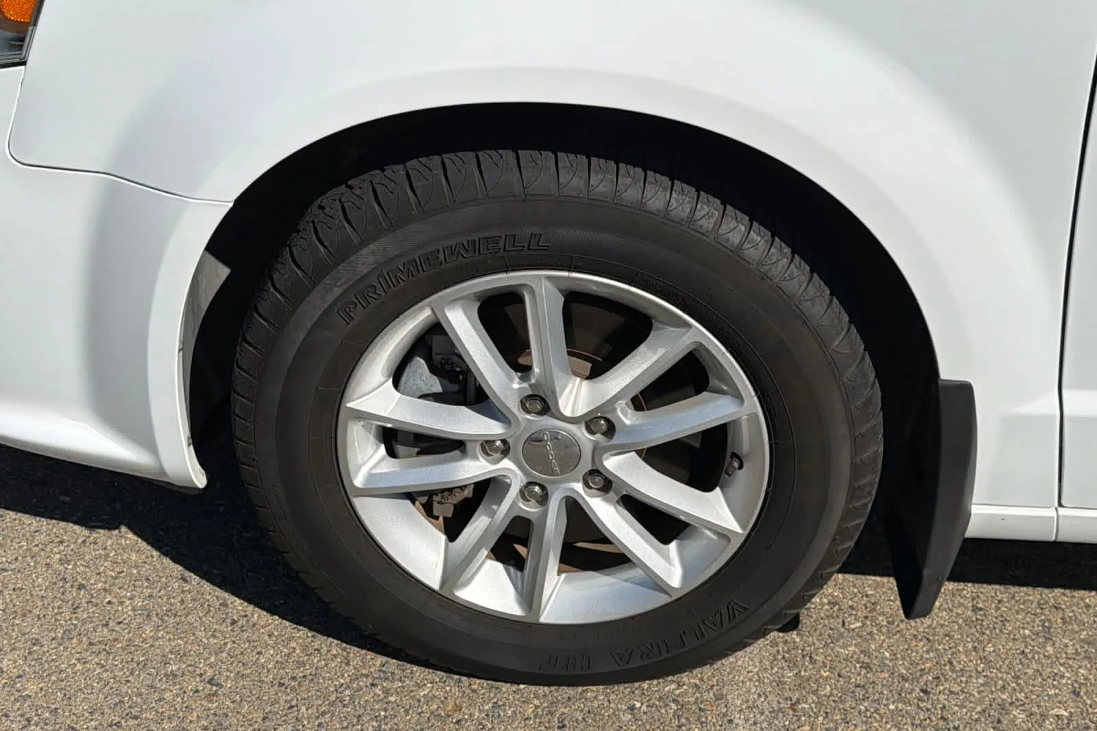 Used 2019 White Knuckle Clearcoat Dodge SXT image 22
