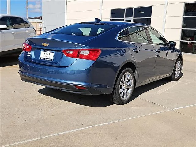 Used 2025 Lakeshore Blue Metallic Chevrolet 1LT image 2