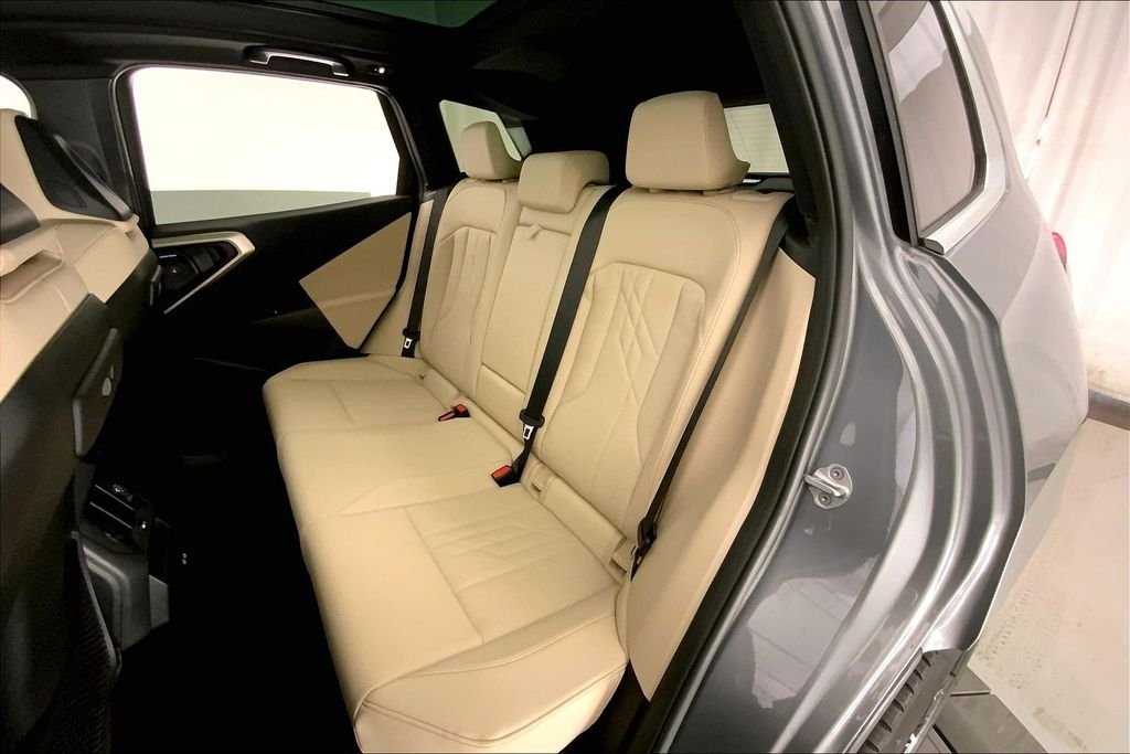 Used 2025 Skyscraper Grey Metallic BMW  image 14