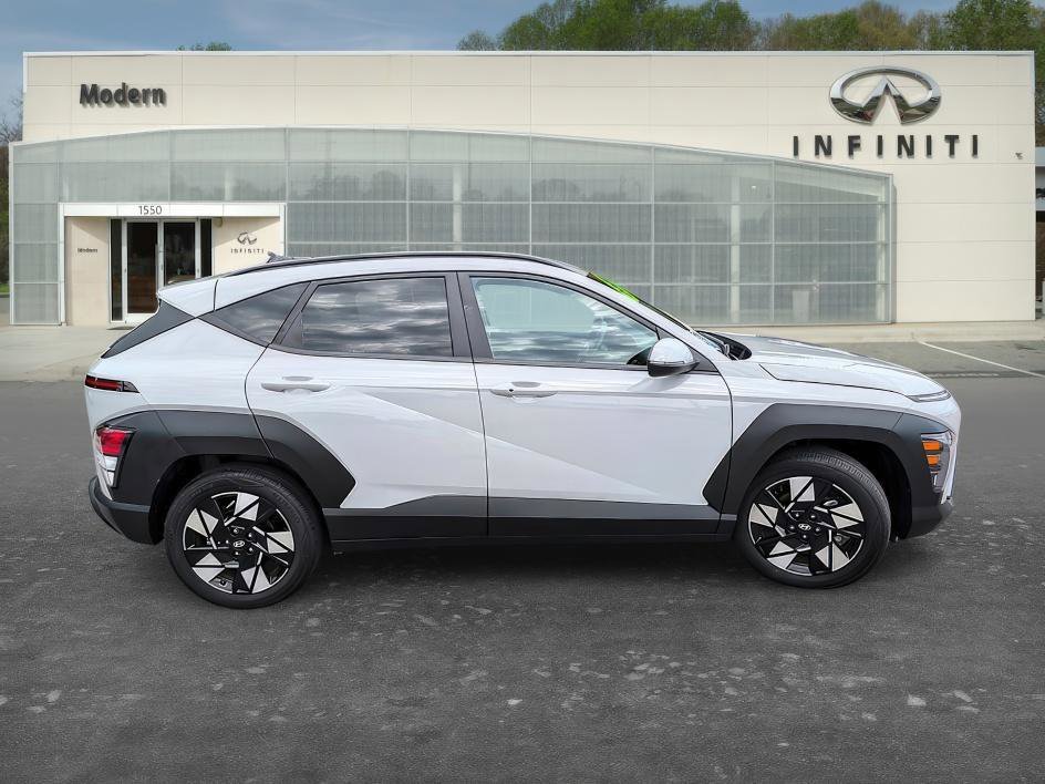 Used 2025 Cyber Gray Metallic Hyundai SEL image 3