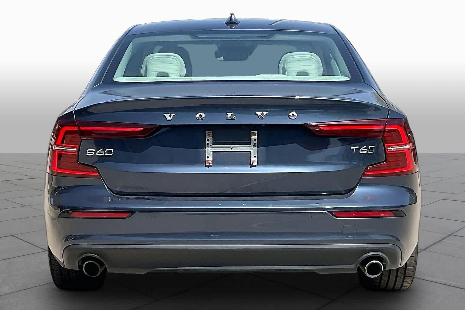 Pre-Owned 2019 Volvo S60 Momentum