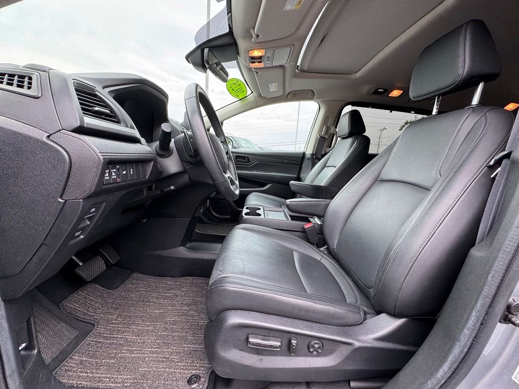 Used 2025 Black Honda EX-L image 16