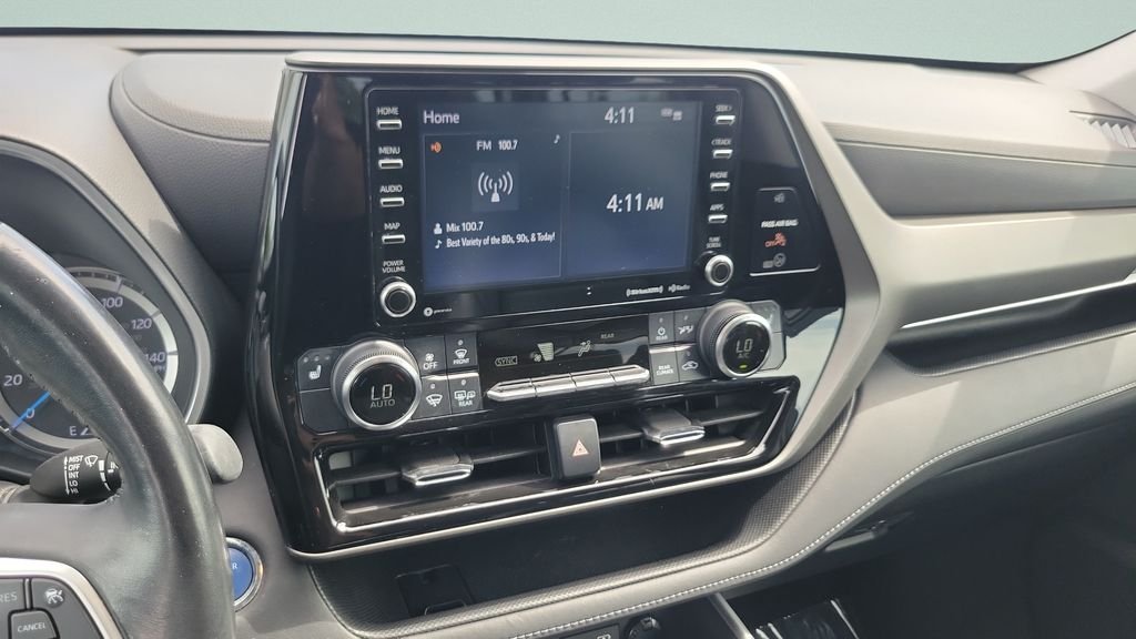 Certified Used 2022 Silver Toyota XLE image 14