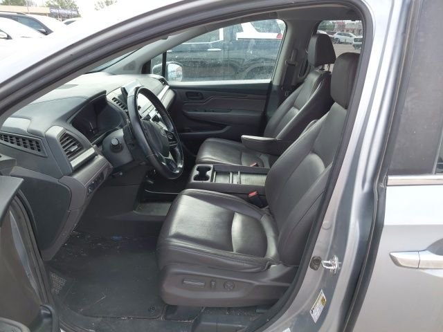 Used 2018 Silver Honda EX-L image 4
