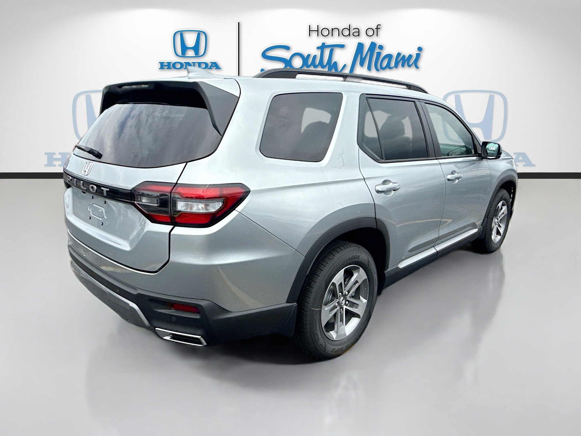 New 2026 Solar Silver Metallic Honda EX-L image 7