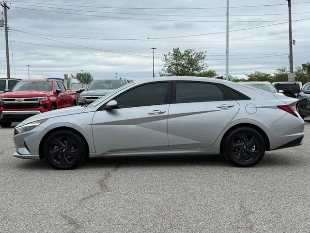 Used 2022 Hyundai Elantra SEL with VIN 5NPLS4AG8NH054134 for sale in Granite City, IL