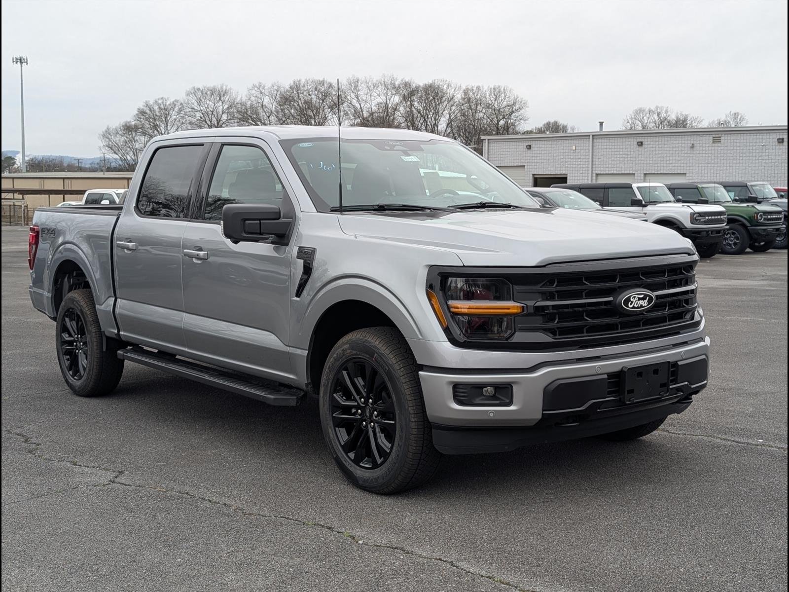 New 2026 Iconic Silver Metallic Ford XLT image 4
