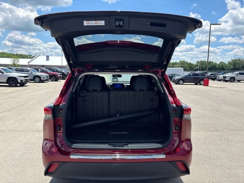 Used 2023 Red Toyota XLE image 9