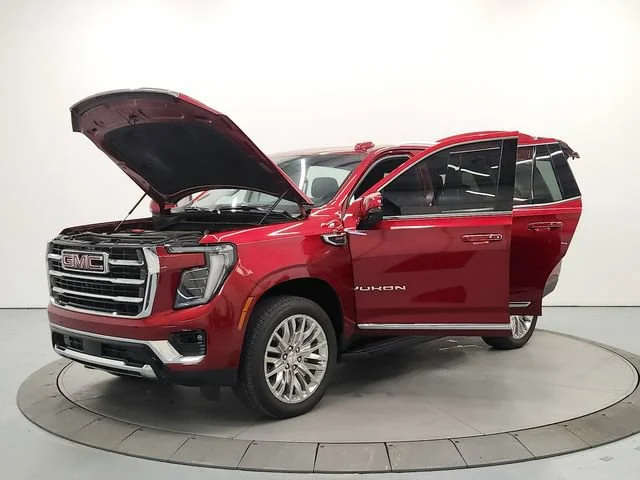 Used 2025 Volcanic Red Tintcoat GMC Elevation image 11