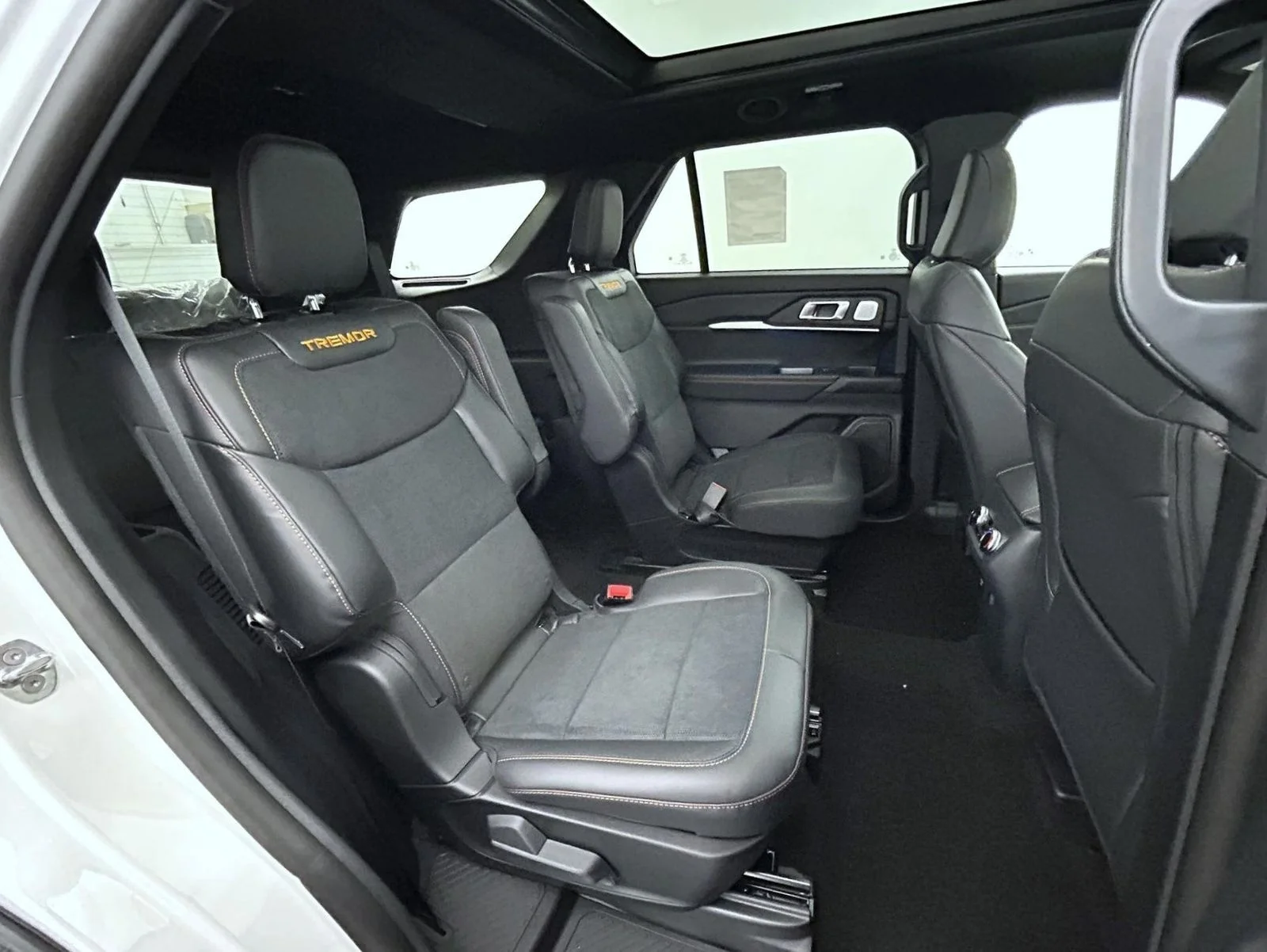 New 2026 White Ford Tremor image 18