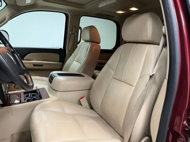 Used 2008 Red Chevrolet LTZ image 22