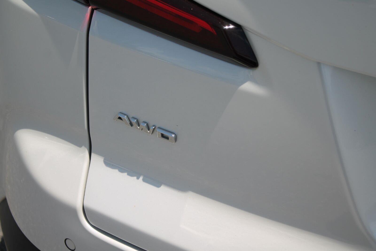 Used 2021 CRYSTAL WHITE TRICOAT Cadillac AWD Premium Luxury image 29