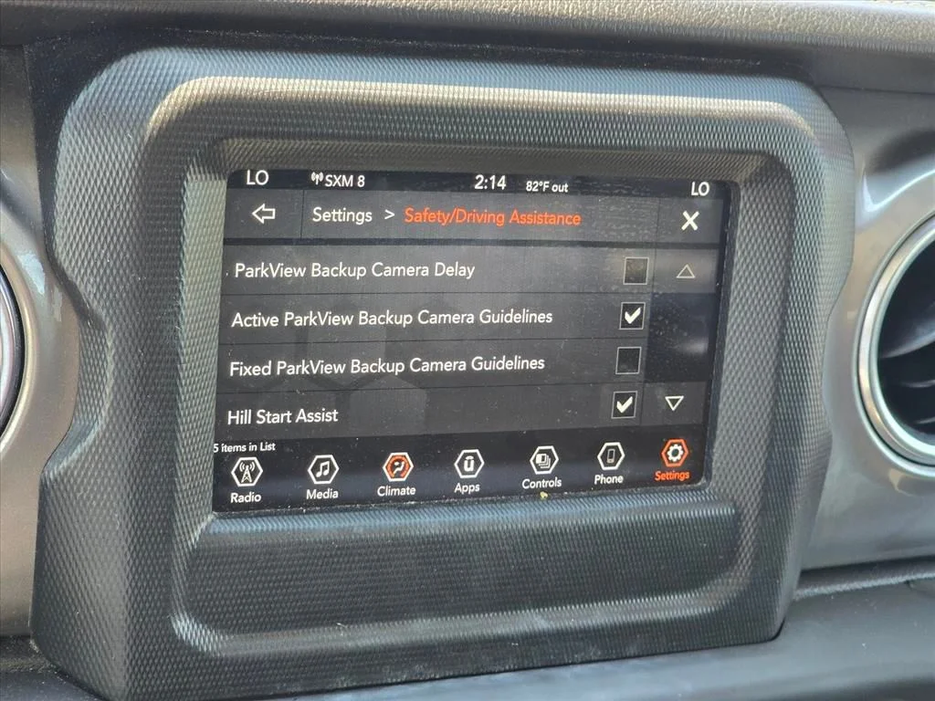 Used 2021 White Jeep Unlimited Sahara image 21