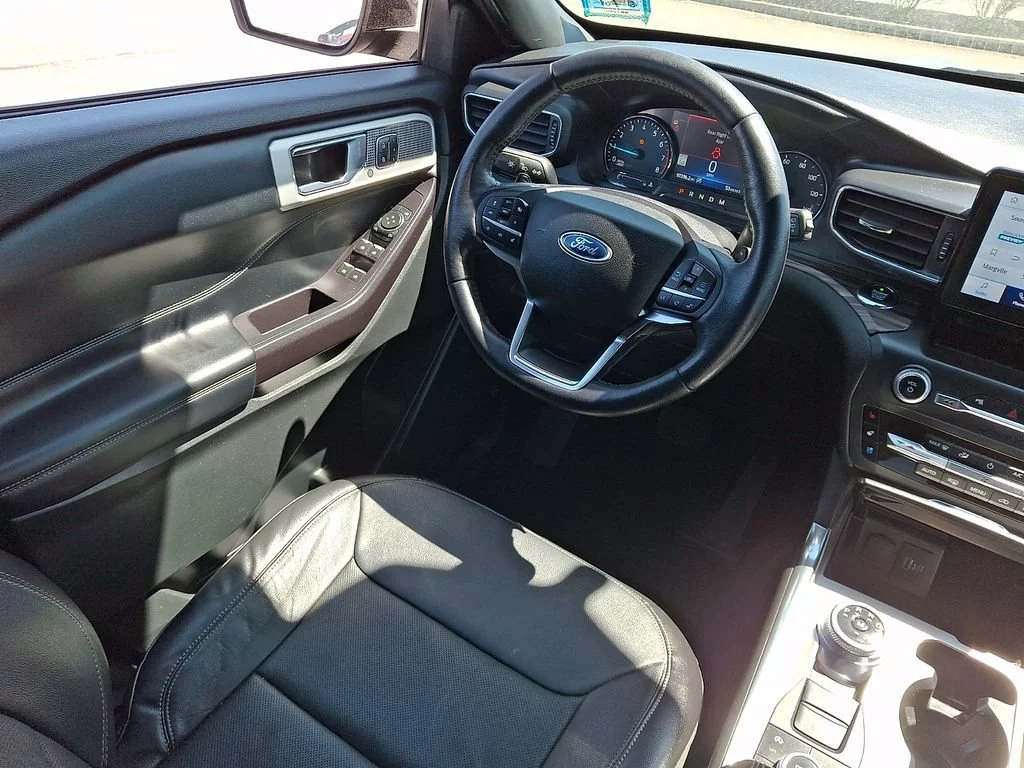 Used 2020 Black Ford Limited image 15
