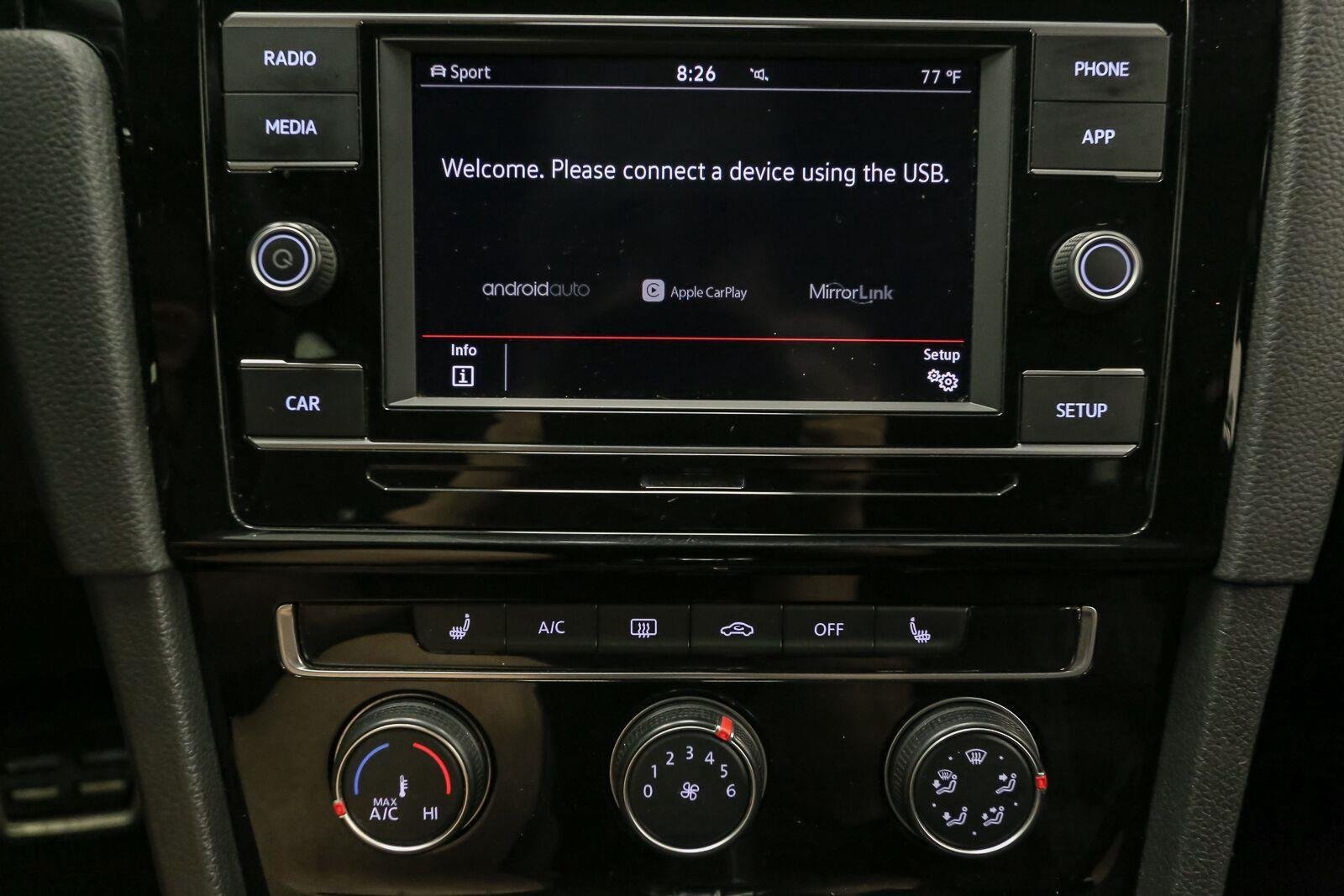 Used 2019 Deep Black Pearl Volkswagen SE image 24