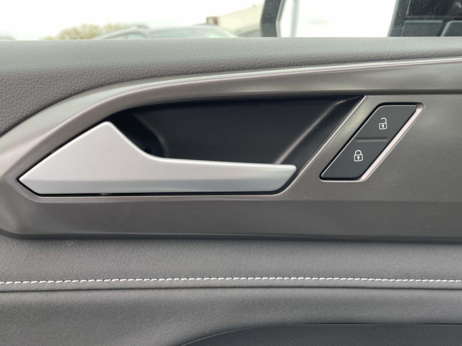 New 2026 Monument Gray w/Deep Black Roof Volkswagen SE Black image 30