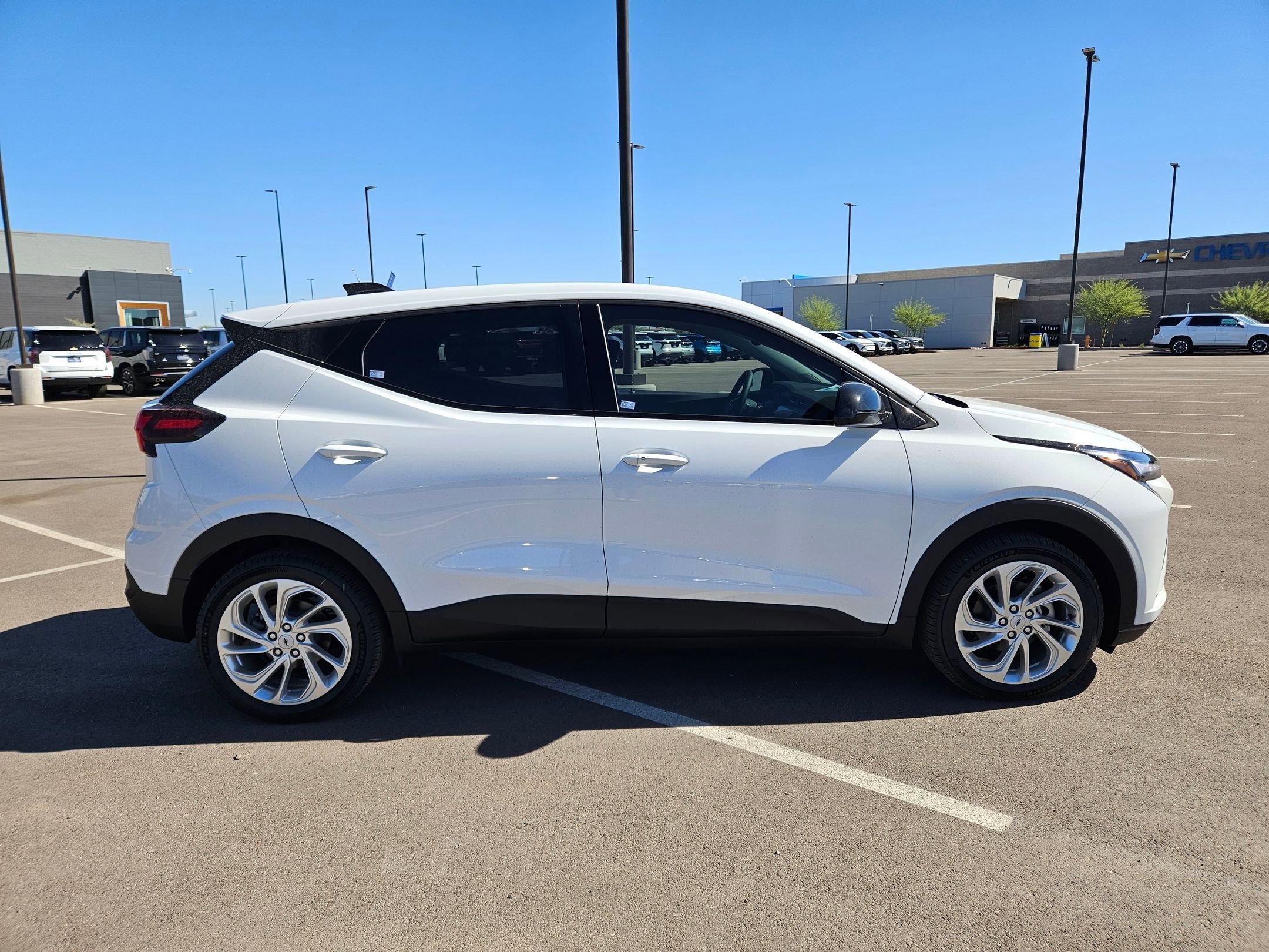 2027 Chevrolet Bolt LT - Photo 6