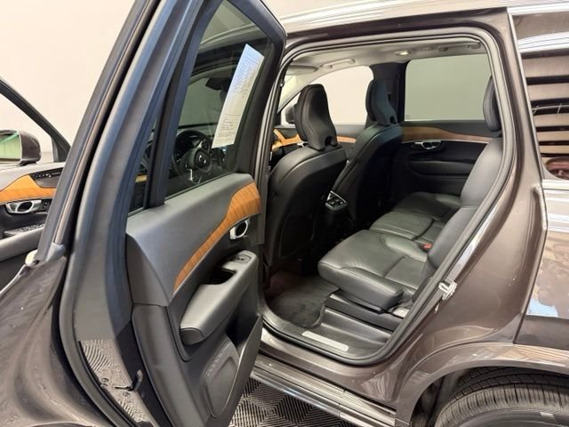 Certified Used 2023 Platinum Gray Metallic Volvo B6 Plus 7-Seater image 19