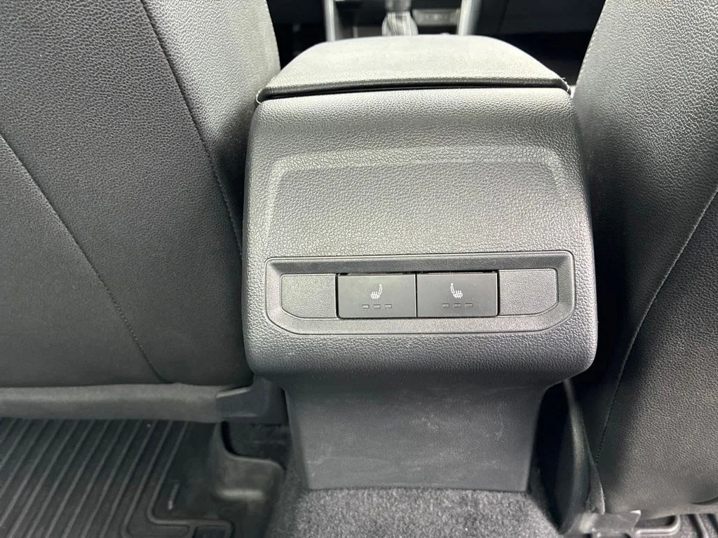 Used 2021 Black Volkswagen SEL Premium image 61