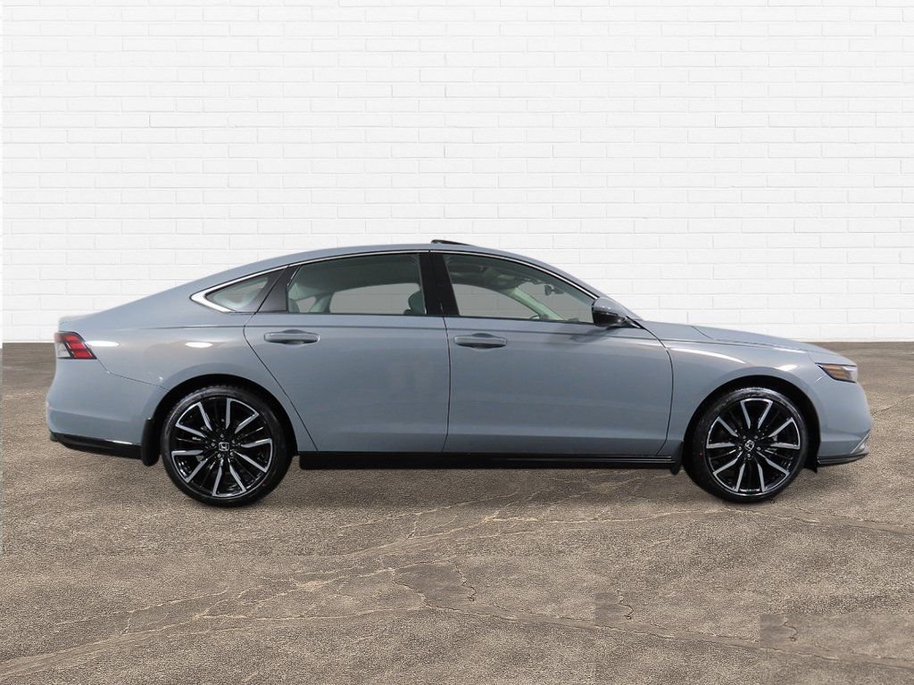 New 2026 Urban Gray Pearl Honda Touring image 7