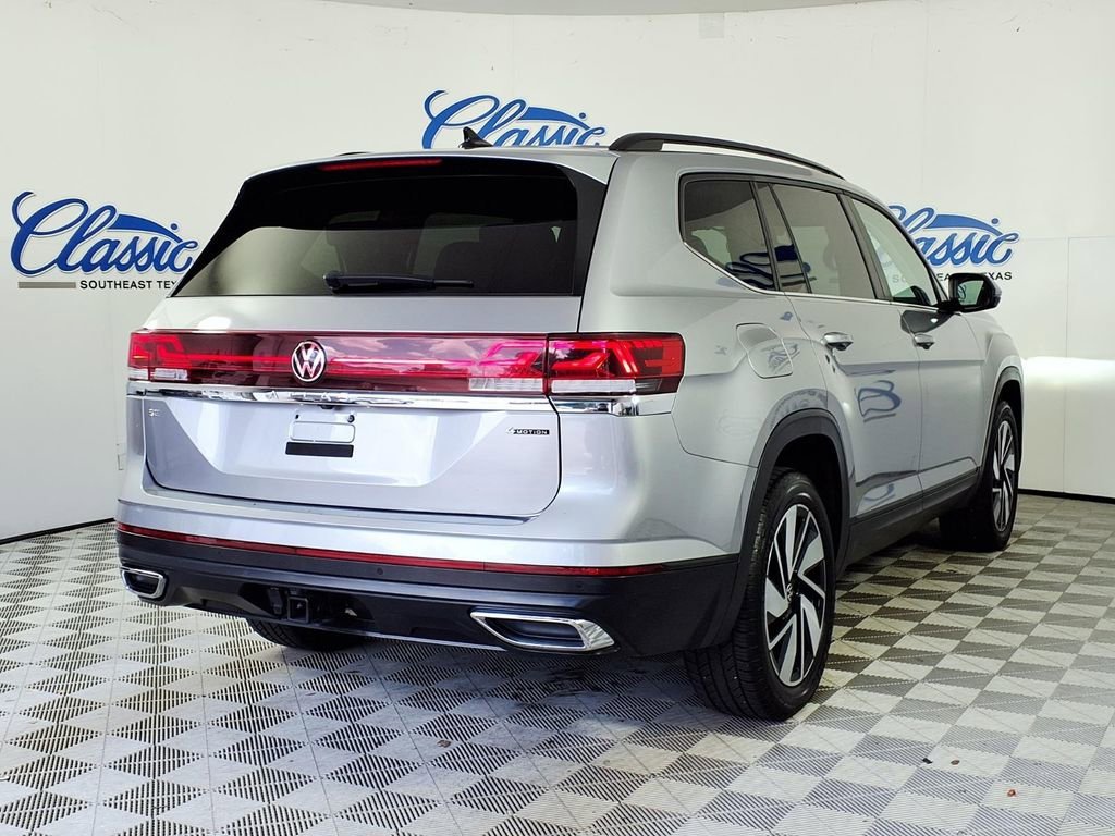 Used 2024  Volkswagen 2.0T SE w/Technology image 6