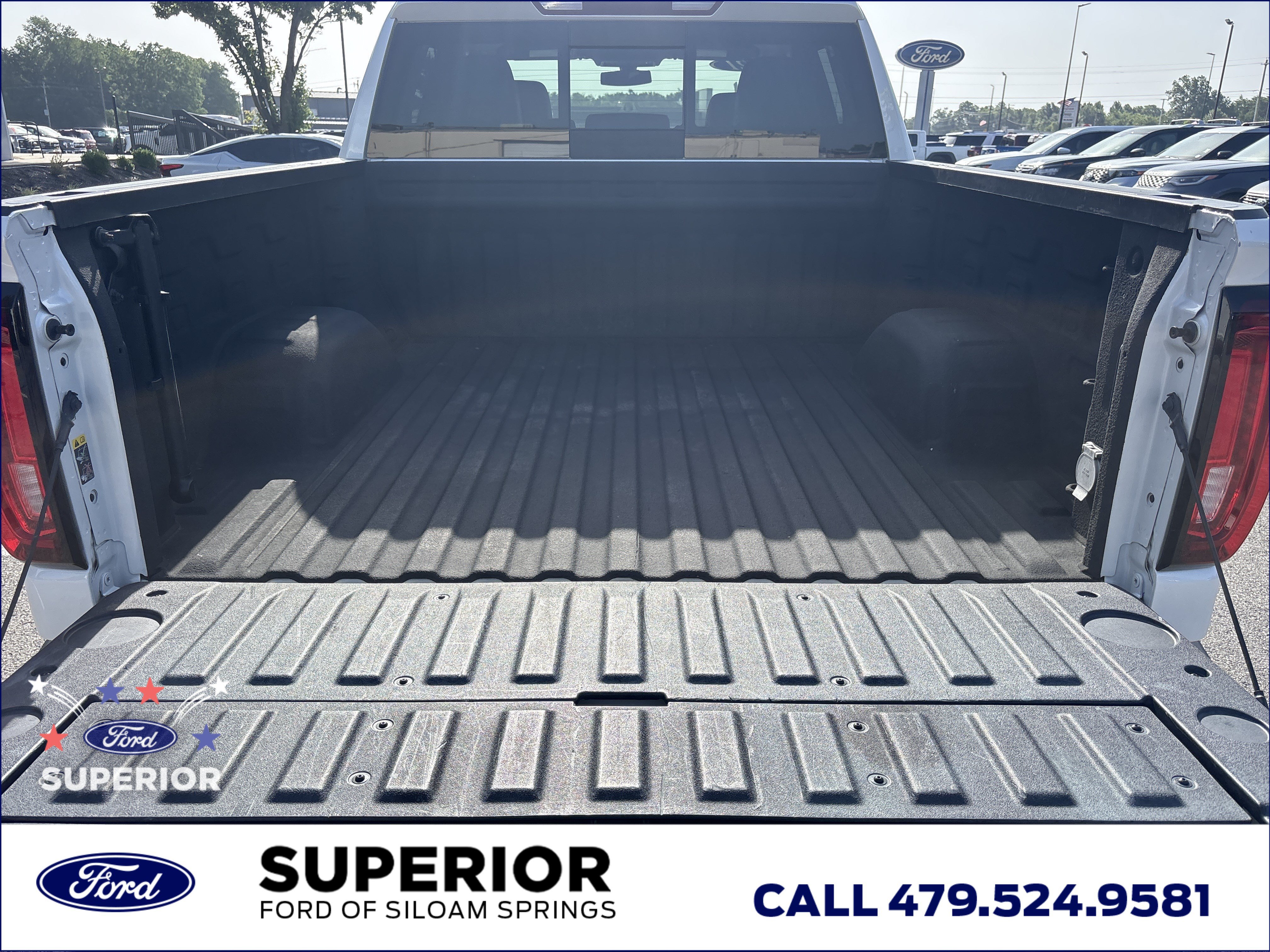 Used 2021 White Frost Tricoat GMC SLT 4WD image 7