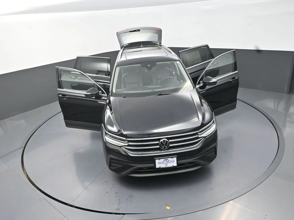 Used 2023 Black Volkswagen 2.0T SE image 30