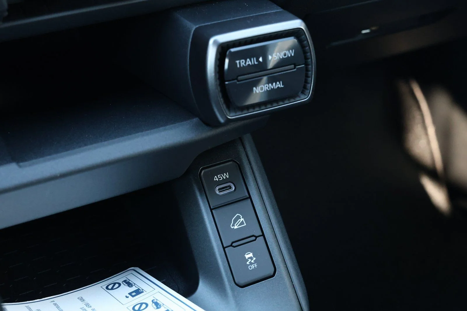 2026 Toyota RAV4 XSE - Photo 23